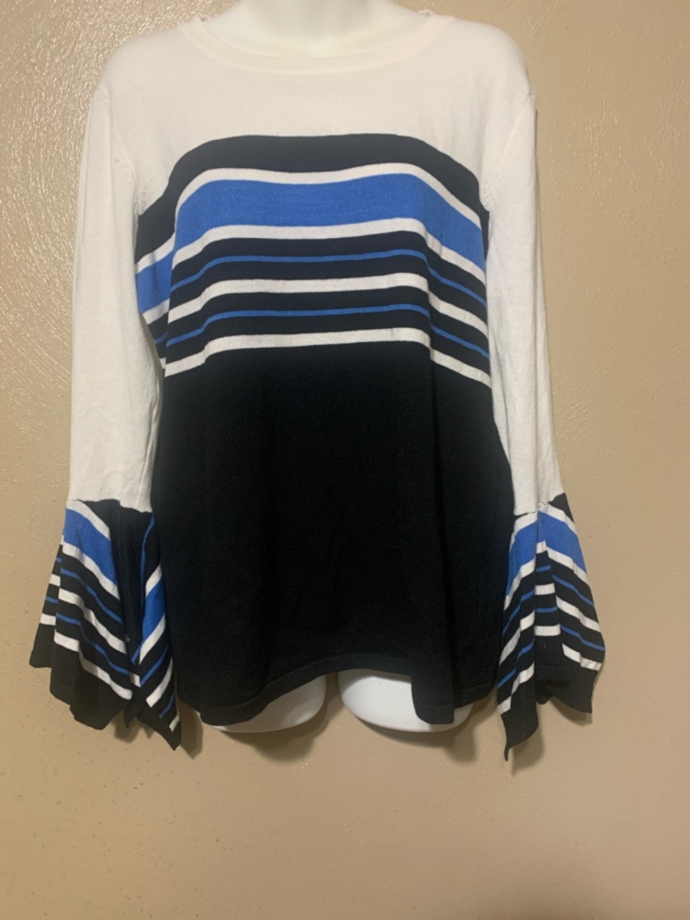 Melissa Paige L Black, White & Blue Striped Sweater Designed Sleeves NWT - Picture 4 of 6